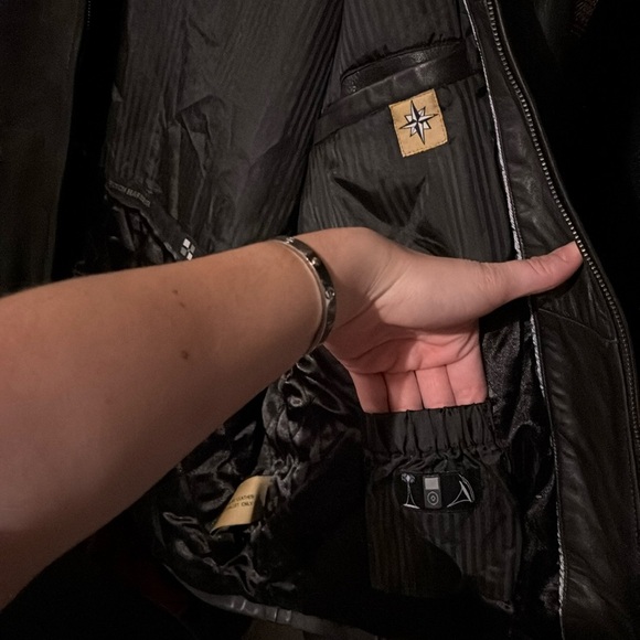 100% Genuine Leather Jacket - Picture 10 of 15